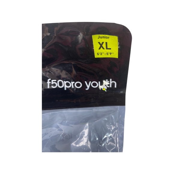 SALE - BNIB Youth Adidas Shin Pads - Picture 5 of 5